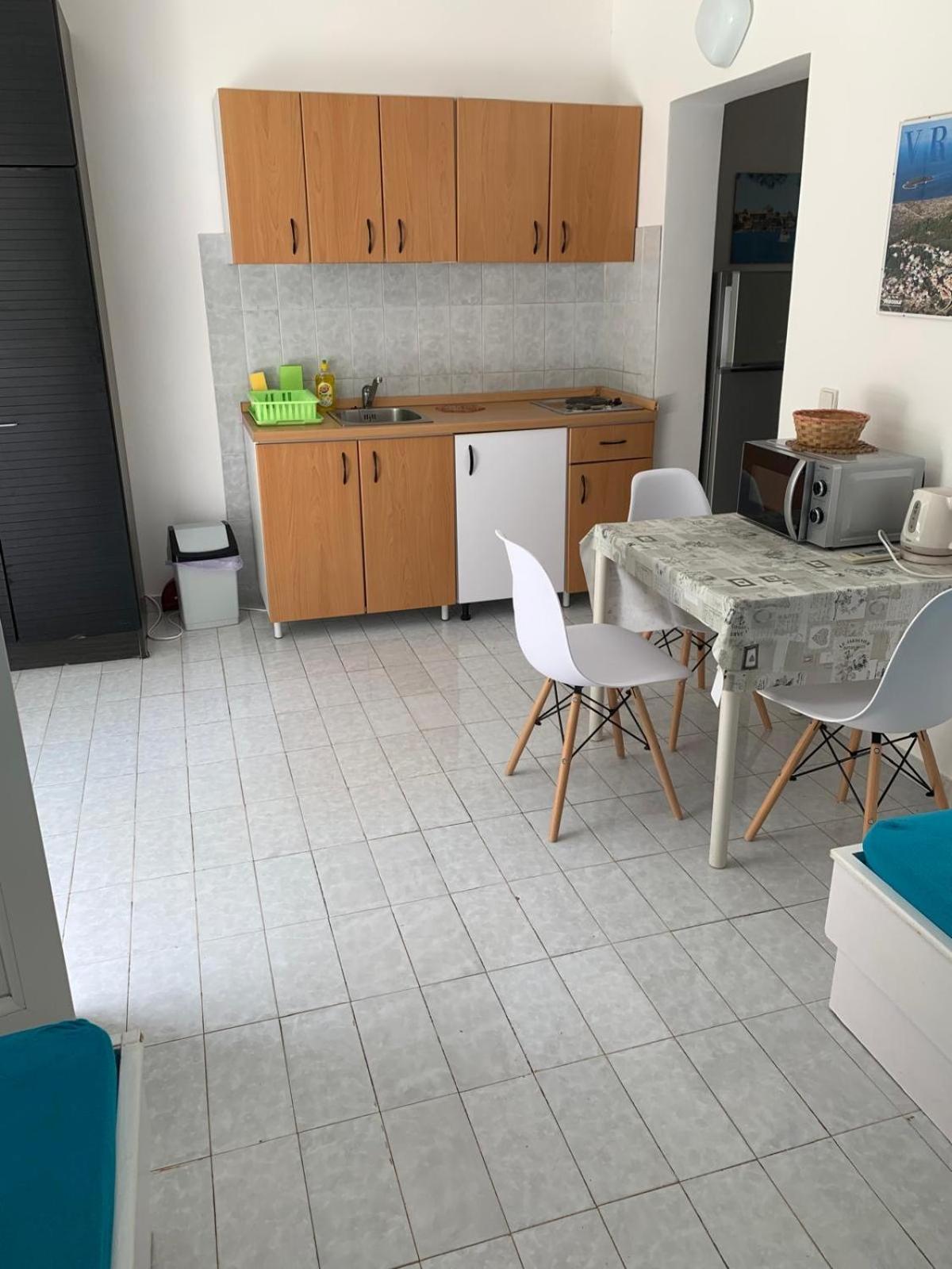 Alek Gostinjska kuća 3*